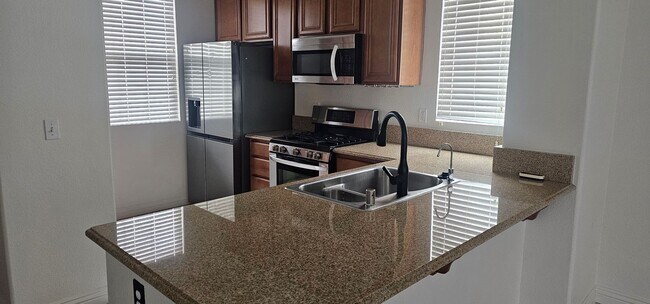 Building Photo - Beautiful 2 bedroom home for rent