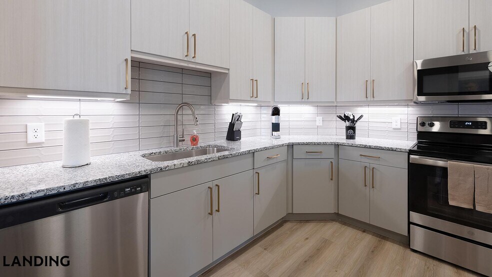 Building Photo - 13701 Montfort Dr