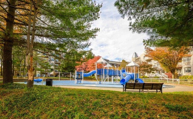 Building Photo - 207 Shearwater Ct W