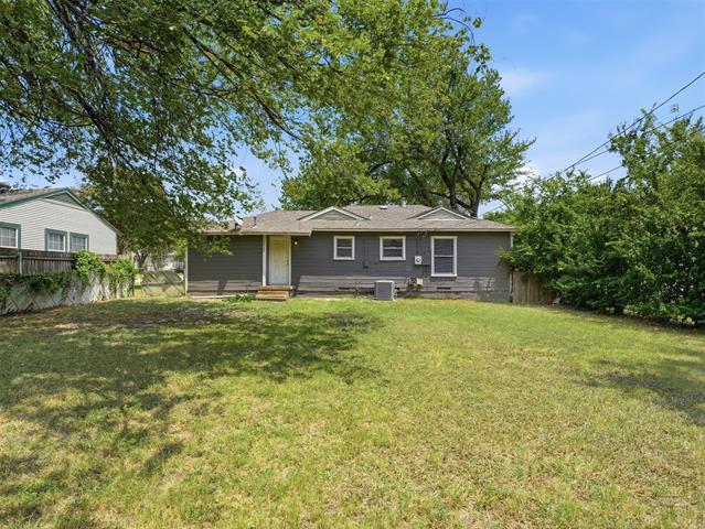 Building Photo - 2025 Westchester Dr