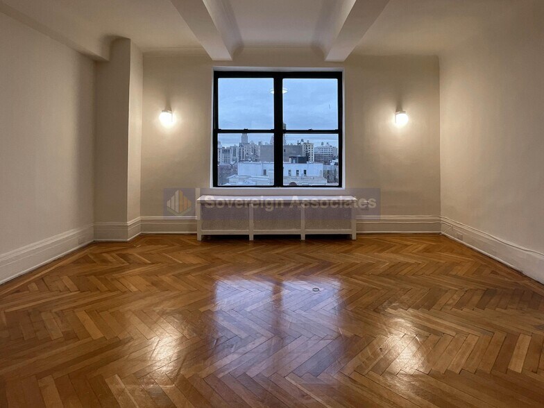 Building Photo - 77 W 104th St