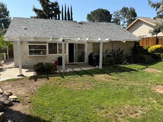 Building Photo - New Photos! Lovely One Level home in Valen...