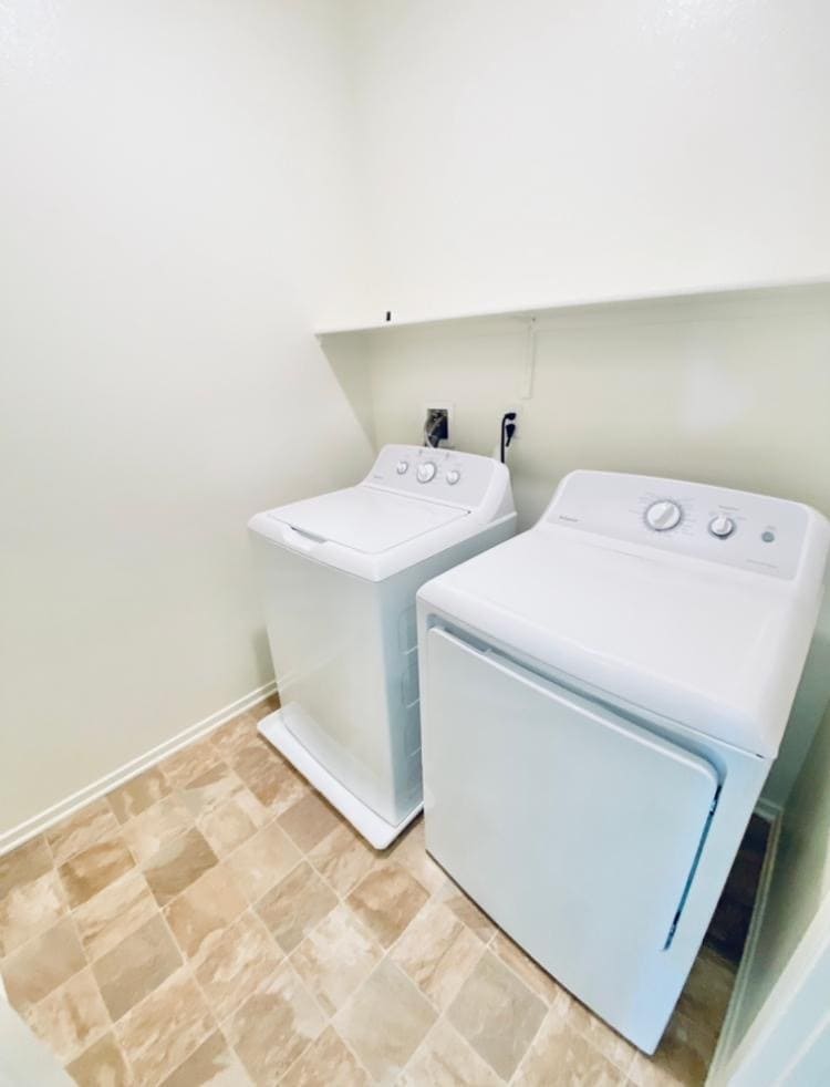 Building Photo - 30436 Town Square Dr