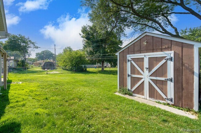 Building Photo - 13103 Iowa Dr