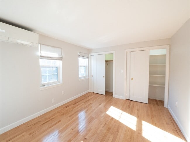 Building Photo - 210 Third St