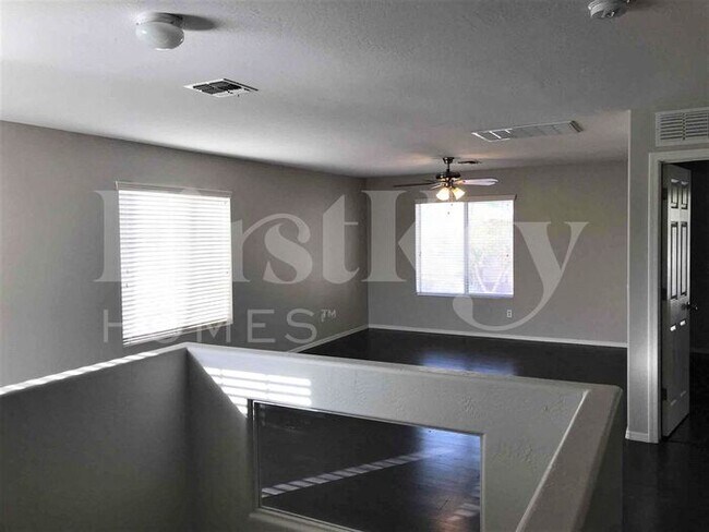 Building Photo - 31351 N Blackfoot Dr