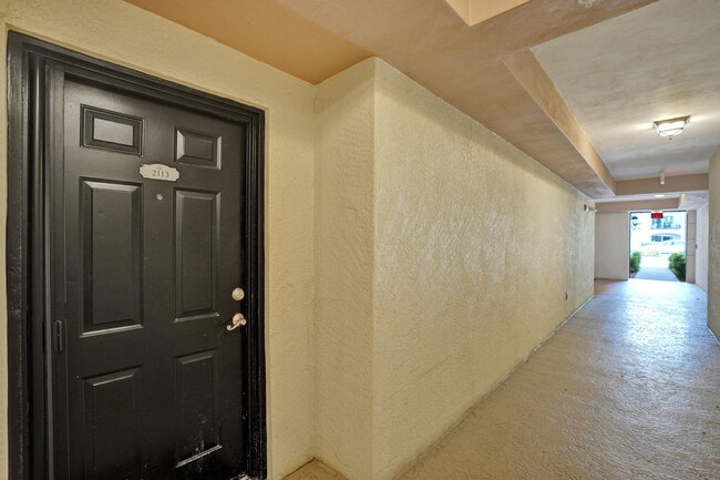 Building Photo - 2113 Tuscany Way