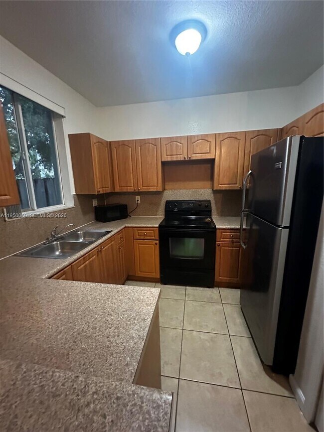 Building Photo - 2818 SE 15th Rd