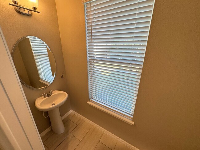 Building Photo - GORGEOUS 3 Bd/2.5 Ba in Winter Garden!!