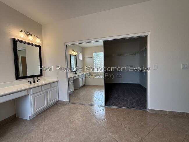Building Photo - 1234 W Remington Dr