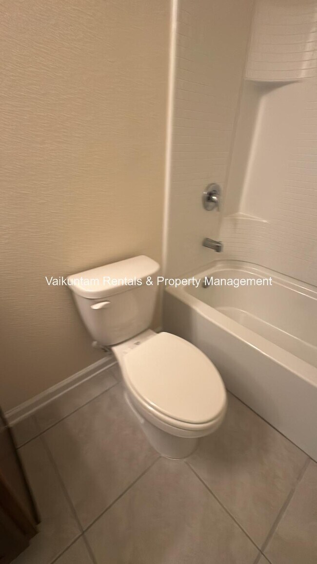 Building Photo - 9607 Mira Loma Dr