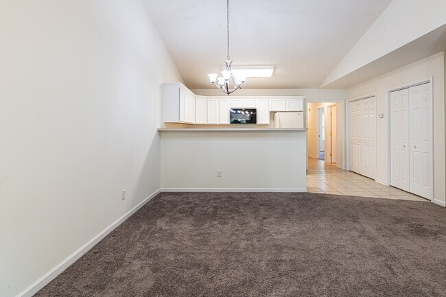 Building Photo - 906 Mercer Dr