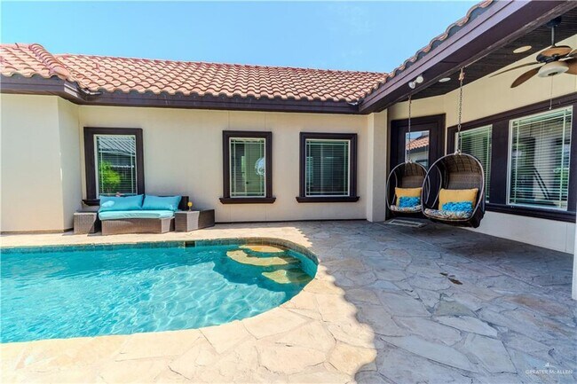 Building Photo - 45 Monroe Ave