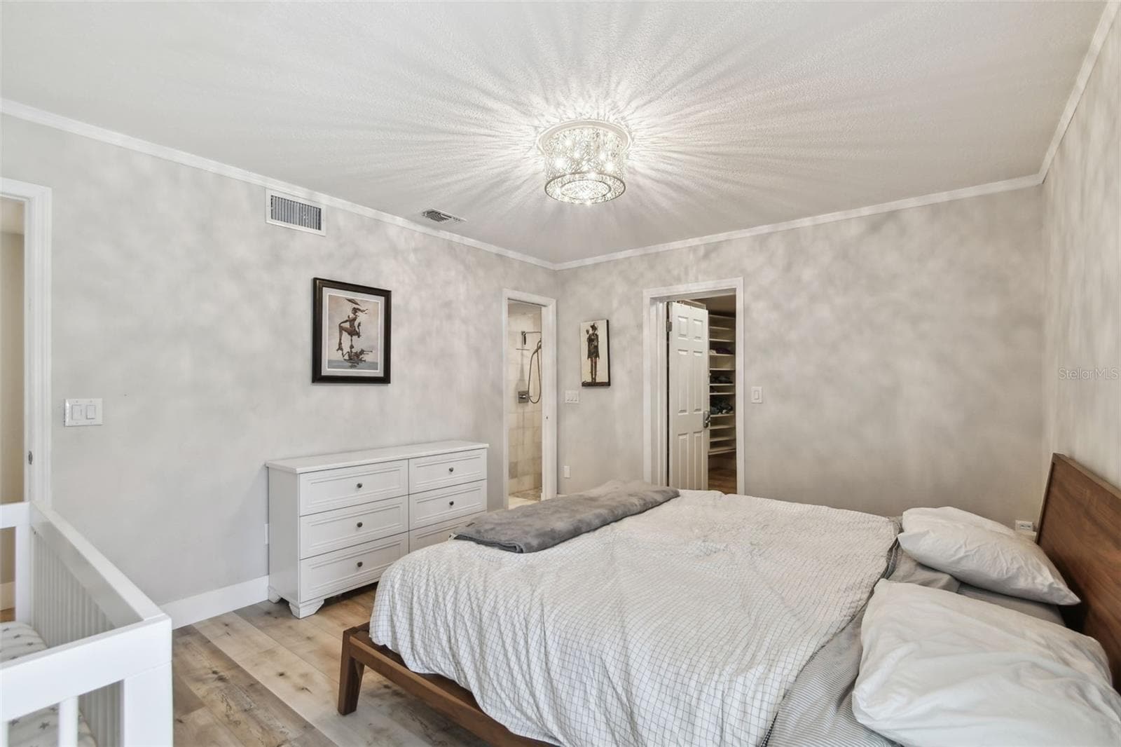 Building Photo - 4203 W Cleveland St