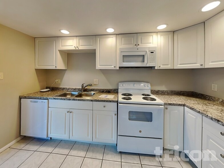 Building Photo - 8504 Willow Forest Ct