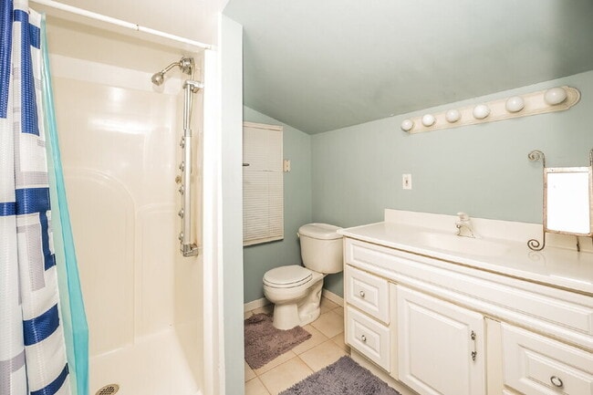 Building Photo - 3549 Bainbridge Rd