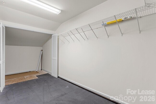 Building Photo - 1192 Hampton Gardens Ln