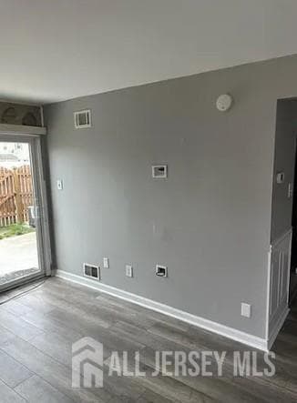 Building Photo - 7 Logan Ct