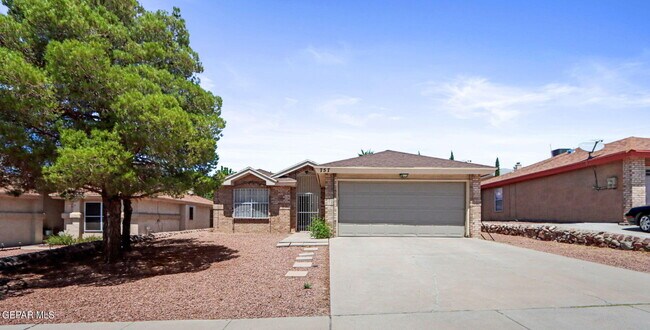 Primary Photo - 757 Hempstead Dr