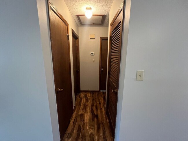 Building Photo - 109 Hickory Grove Dr