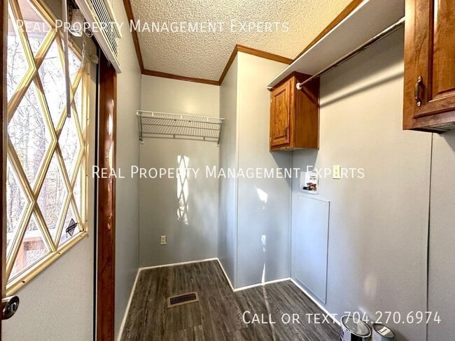 Building Photo - 5268 Montana Cir NW