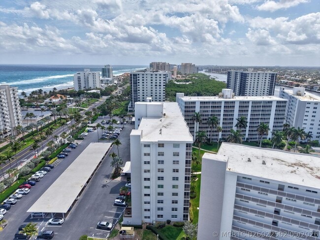 Building Photo - 3224 S Ocean Blvd