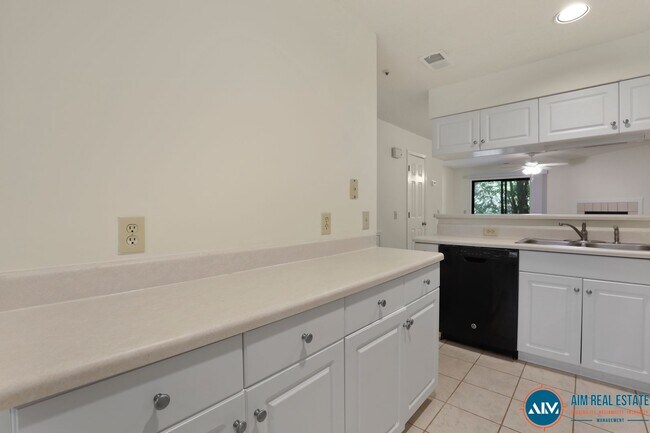 Building Photo - 50 Yacht Cove Dr