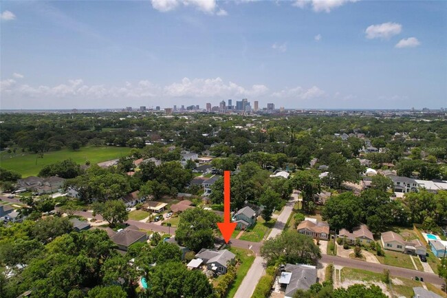 Building Photo - 719 W Woodlawn Ave