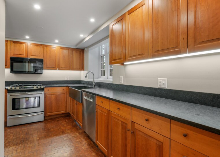 Building Photo - 259 Mount Auburn St
