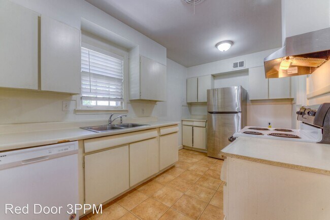 Building Photo - 4 br, 2 bath House - 1175 Mt. Moriah Rd