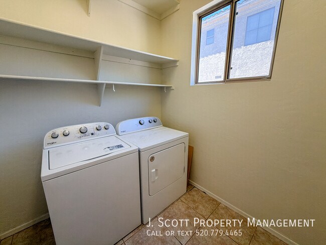 Building Photo - 279 W Desert Ave