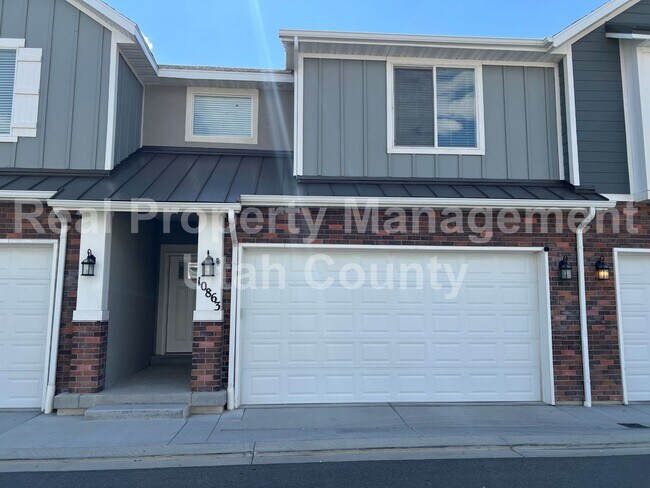Primary Photo - New Lower Price! Cute townhome in Highland
