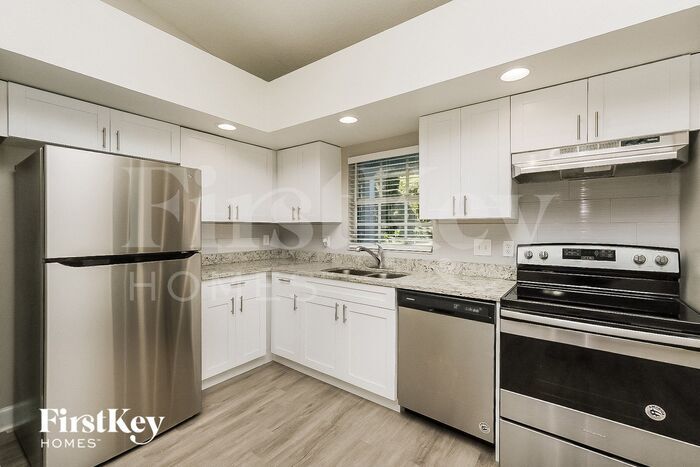 Building Photo - 5322 Plum Ave