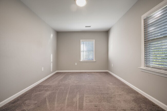 Building Photo - 107 Southern Blvd