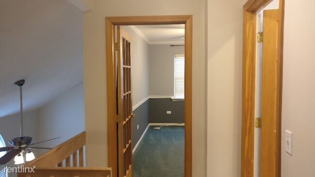 Building Photo - 2 br, 1.5 bath Townhome - 1138 N Knollwood Dr