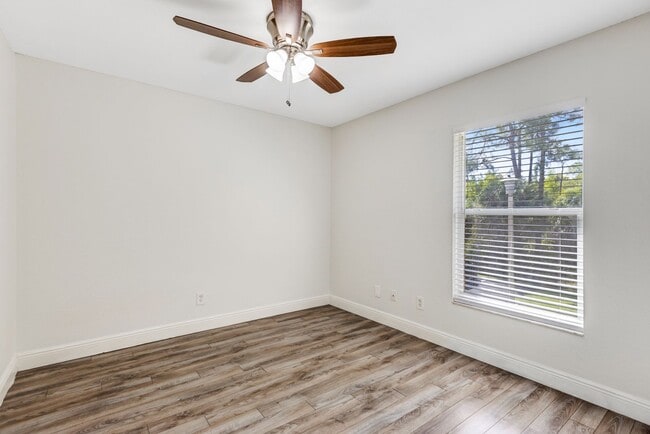 Building Photo - ** IBIS CLUB ** 3 BED / 2 BATH - CONDO - GATED COMMUNITY - SMALL PET OK! - ANNUAL RENTAL