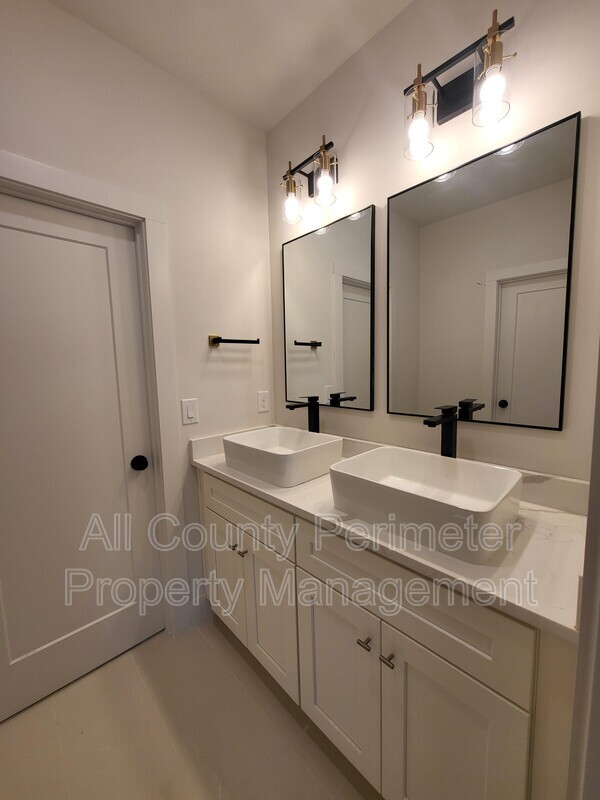 Building Photo - 4401 Sims Rd