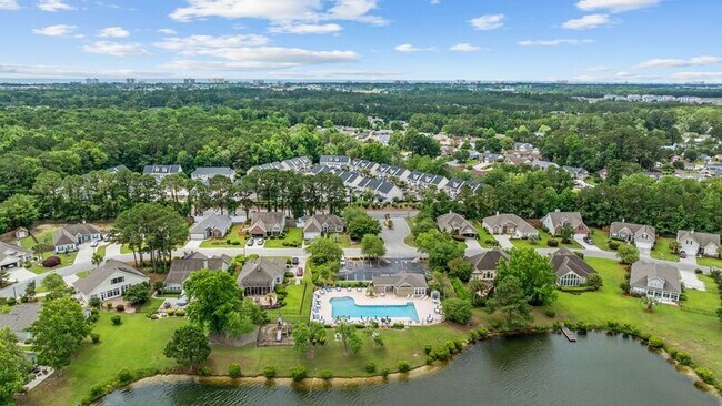 Building Photo - 414 Carriage Lake Dr