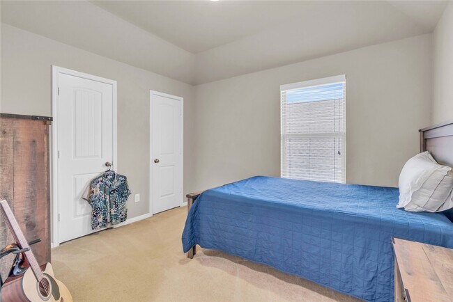 Building Photo - 2450 Garden Shadow Dr