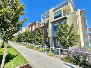 Building Photo - Gorgeous Townhome in South Jordan!