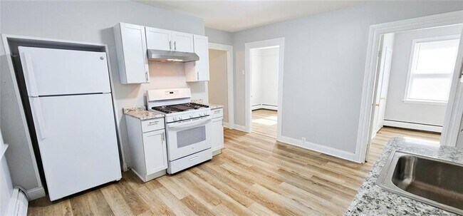 Building Photo - 115 Allston St