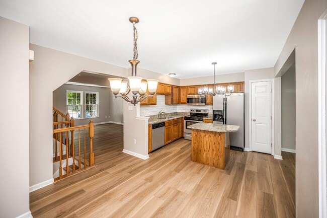 Building Photo - 9705 Becker Ct