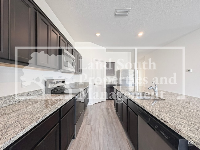 Building Photo - 4141 Salt Springs Ln