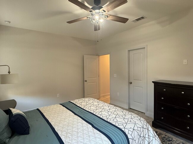 Building Photo - 411 Niceville Ave