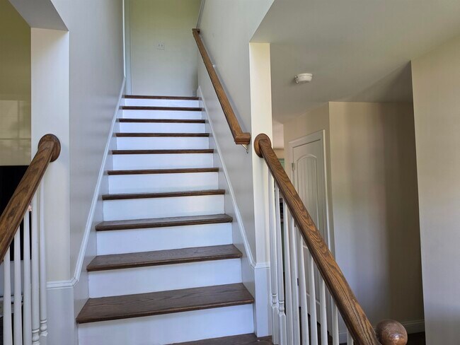 Building Photo - 21 Stocklan Cir