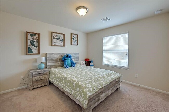 Building Photo - 7215 Pavilion Dr