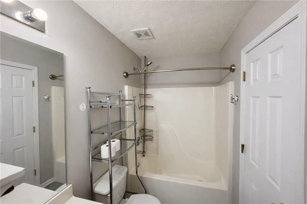 Building Photo - 3075 Kentmere Dr