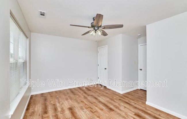 Building Photo - 152 Waterside Crossing Dr