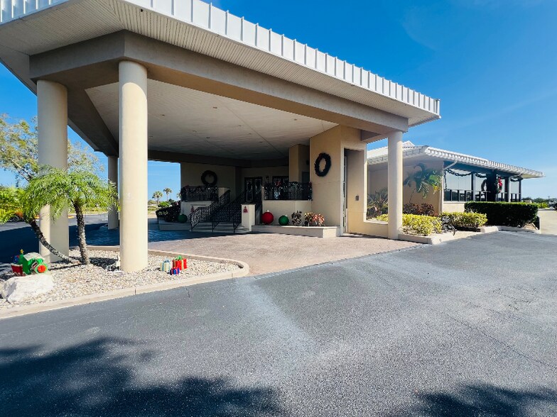 Building Photo - 3700 Southpointe Dr