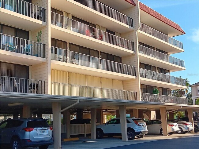 Primary Photo - 2700 Bayshore Blvd